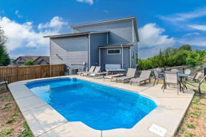 Ultra Luxurious House in the heart of Asheville with PRIVATE HOT TUB